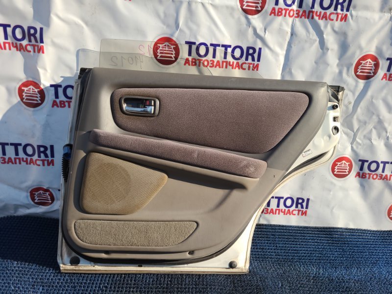 Обшивка дверей TOYOTA MARK II 1998.09 JZX100 1JZ-GE контрактная