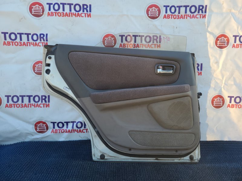 Обшивка дверей TOYOTA MARK II JZX100 1JZ-GE