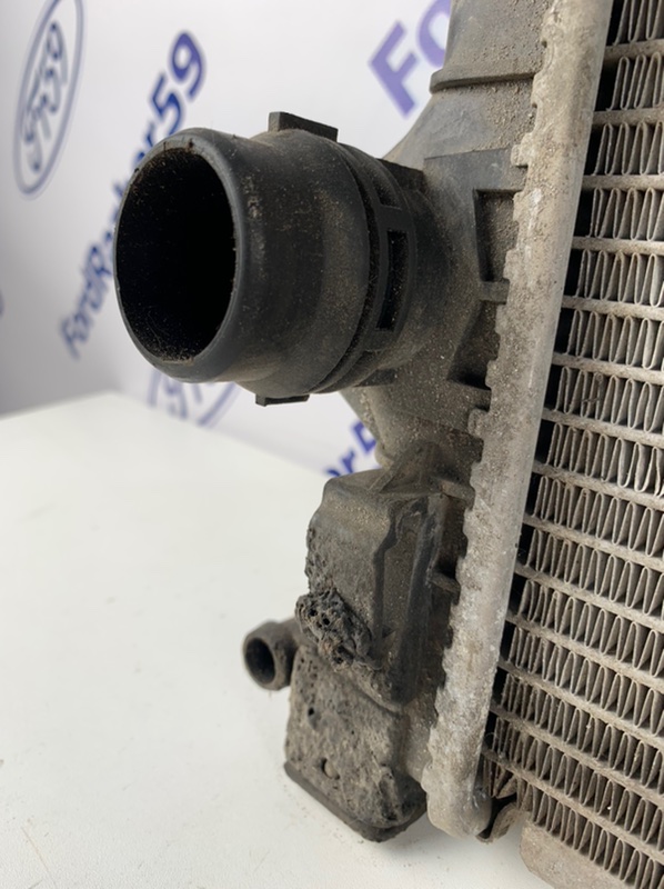 Радиатор ДВС Land Rover Freelander L359 2.2 Радиатор ДВС Land Rover Freelander L359 2.2