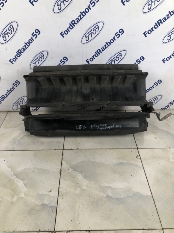 Запчасть дефлектор радиатора Land Rover Discovery 2004-2009 LR3 контрактная Дефлектор радиатора Land Rover Discovery 2004-2009 LR3 контрактная