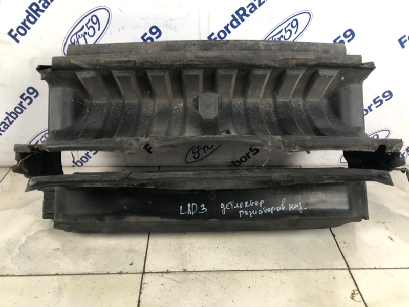 Дефлектор радиатора Land Rover Discovery LR3 Дефлектор радиатора Land Rover Discovery LR3
