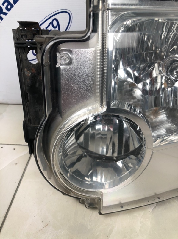 Фара передняя левая Land Rover Discovery LR3