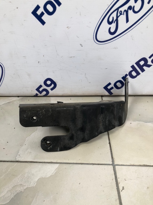 Крепление усилителя бампера левое Mercedes-Benz E-Class 2002-2006 W211 A2116200718 контрактная