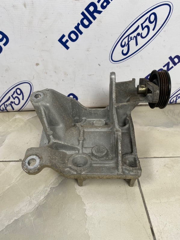 Кронштейн компрессора кондиционера Lexus IS200 GXE10 2.0 (1G-FE)