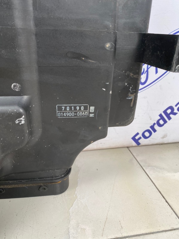 Корпус воздушного фильтра IS200 1999 GXE10 2.0 (1G-FE)