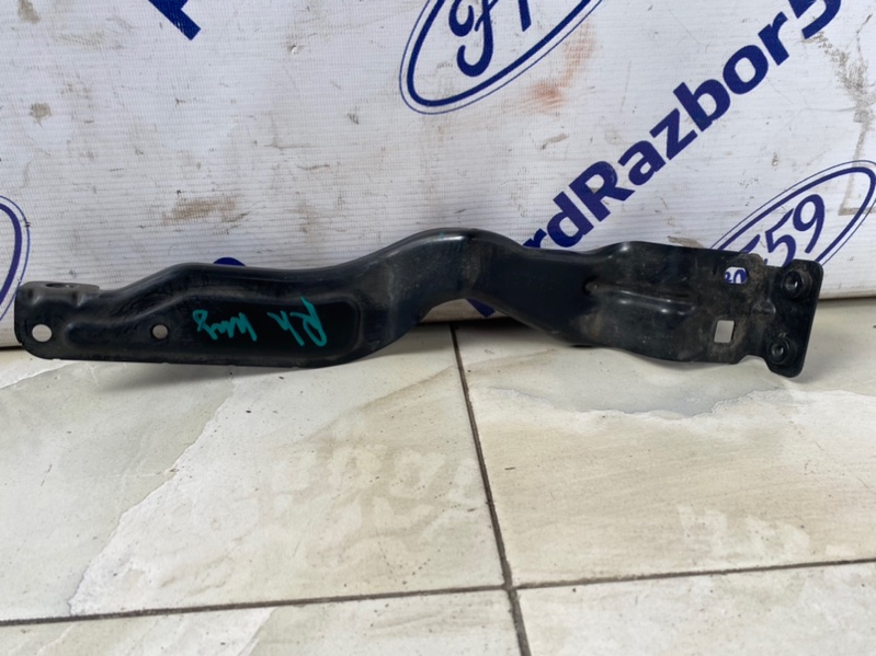 Кронштейн фары нижний правый Mercedes-Benz C-Class 2007-2011 W204 PP204620594 контрактная