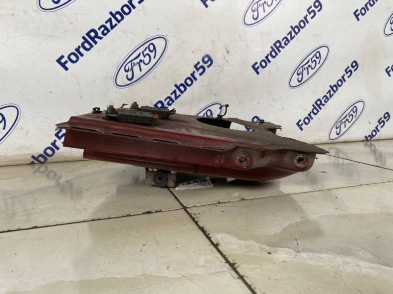 Полка крыла передняя правая Land Rover Range Rover L322