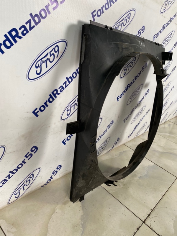 Воздуховод радиатора Range Rover 2002-2005 L322 Воздуховод радиатора Range Rover 2002-2005 L322