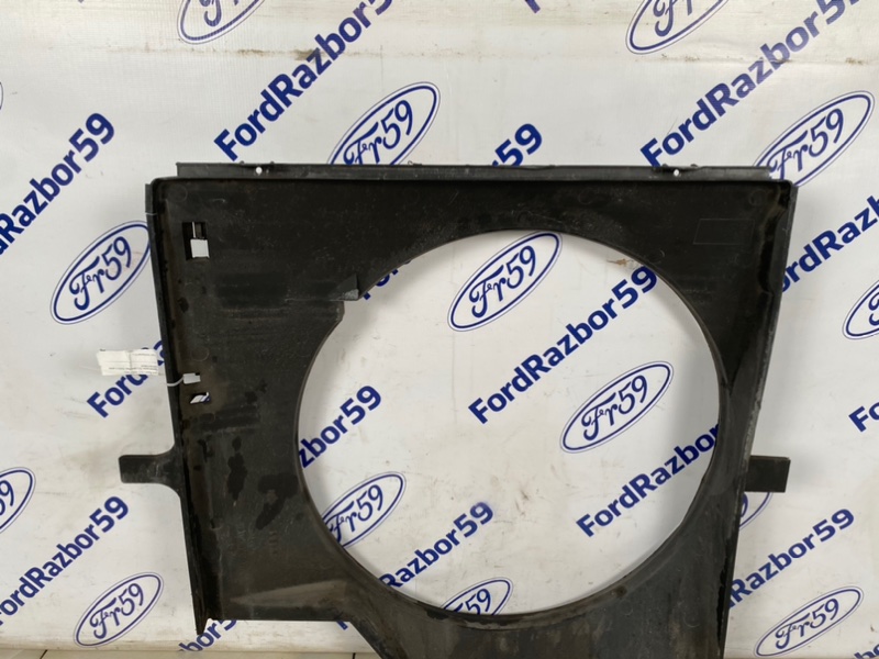Воздуховод радиатора Range Rover 2002-2005 L322 Воздуховод радиатора Range Rover 2002-2005 L322