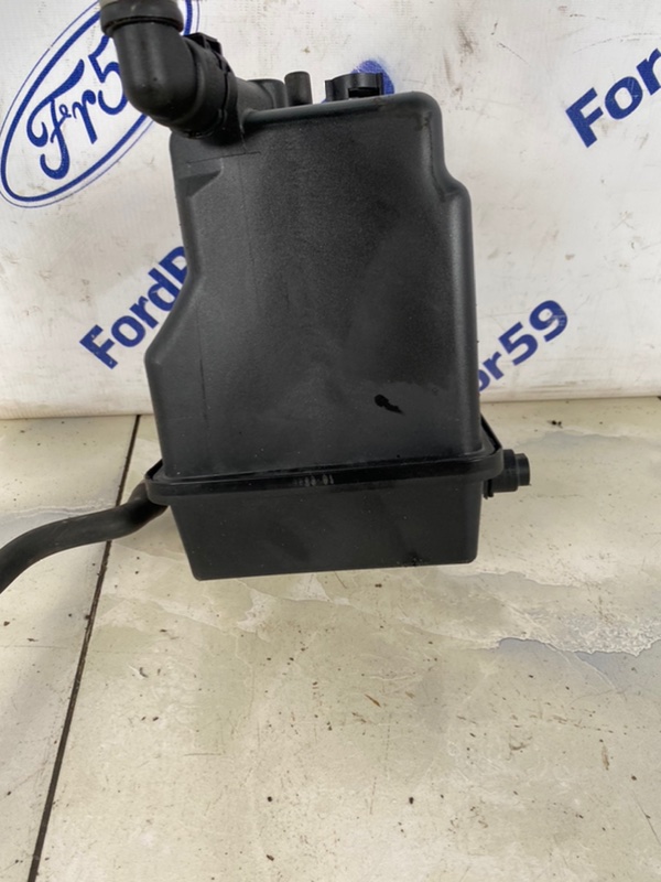 Бачок расширительный Range Rover 2002-2005 L322 Бачок расширительный Range Rover 2002-2005 L322