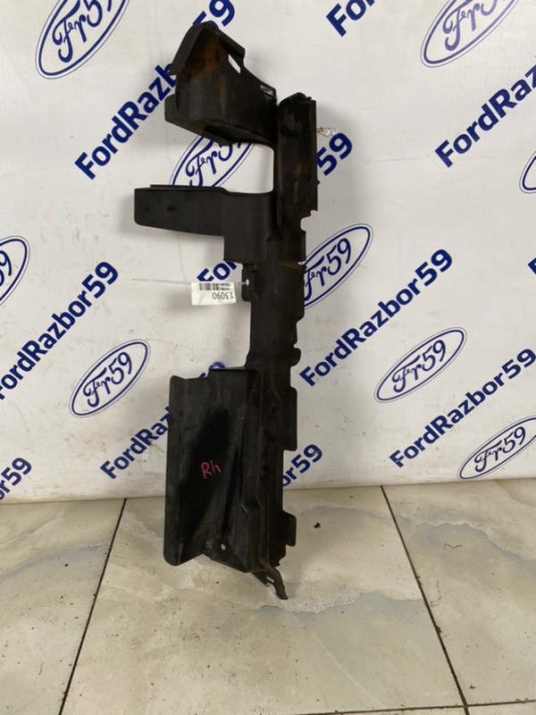 Дефлектор радиатора передний правый Land Rover Range Rover 2002-2005 L322 контрактная