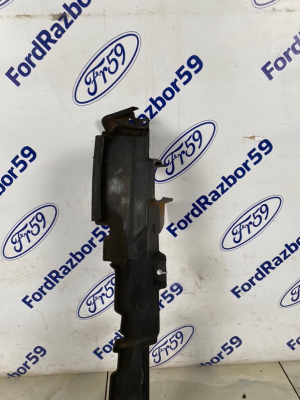 Дефлектор радиатора передний правый Range Rover 2002-2005 L322