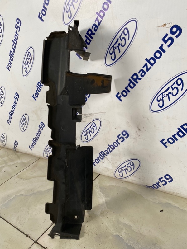 Дефлектор радиатора передний правый Range Rover 2002-2005 L322