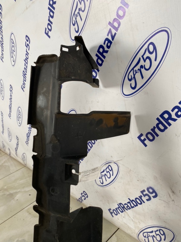 Дефлектор радиатора передний правый Range Rover 2002-2005 L322