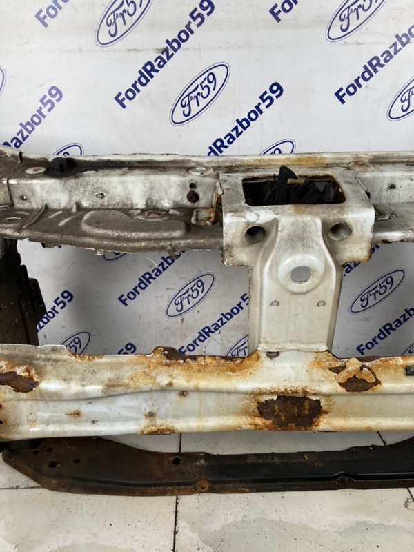 Панель передняя (телевизор) Dacia Sandero B52