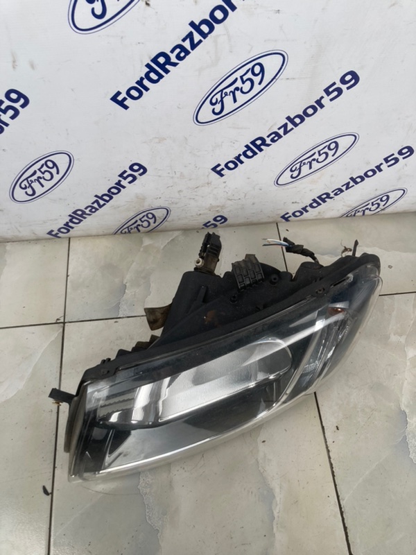 Фара передняя левая Sandero 2014 B52 Фара передняя левая Sandero 2014 B52