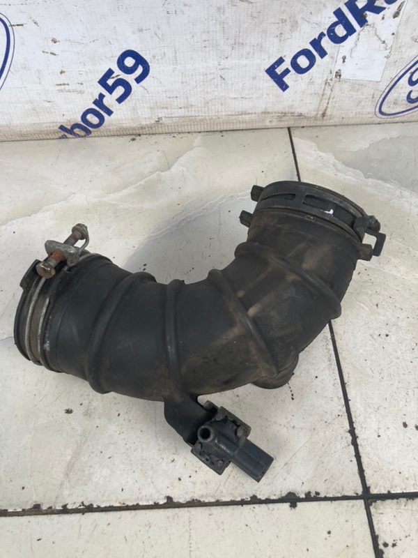 Патрубок воздушного фильтра (гофра) Toyota RAV4 A20 2.0 (1AZ-FE)