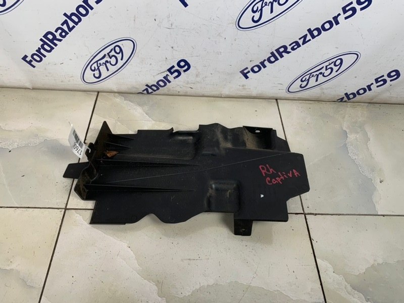 Дефлектор радиатора передний правый Chevrolet Captiva 2009 C100 контрактная