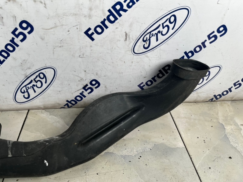 Воздухозаборник Opel Astra J Воздухозаборник Opel Astra J