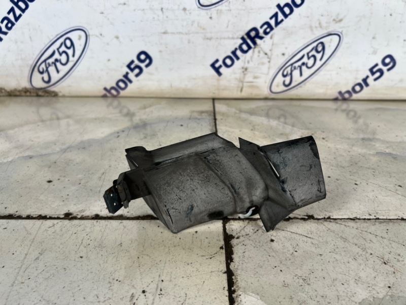 Дефлектор радиатора Ford Focus 3 CB8