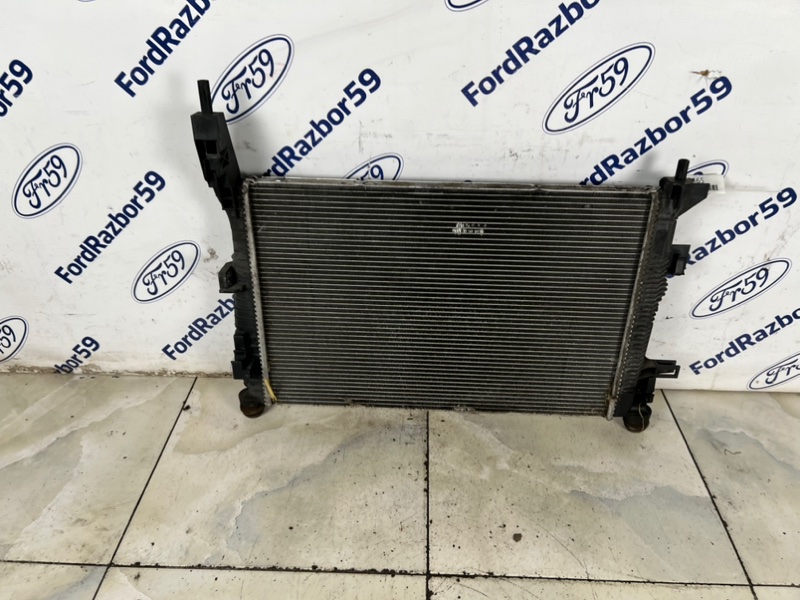 Радиатор ДВС Ford Focus 3 2011 CB8 1804847 контрактная