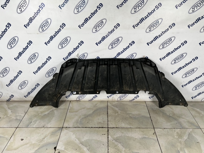 Запчасть пыльник бампера передний Ford Focus 3 2011 CB8 1746348 контрактная Пыльник бампера передний Ford Focus 3 2011 CB8 1746348 контрактная