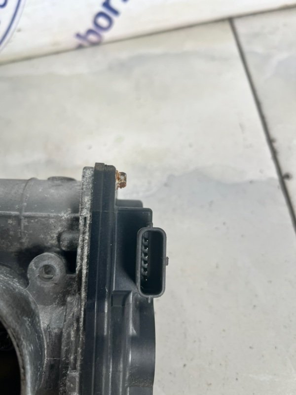 Дроссельная заслонка правая FX37 2010 S51 3.7 (VQ37VHR)