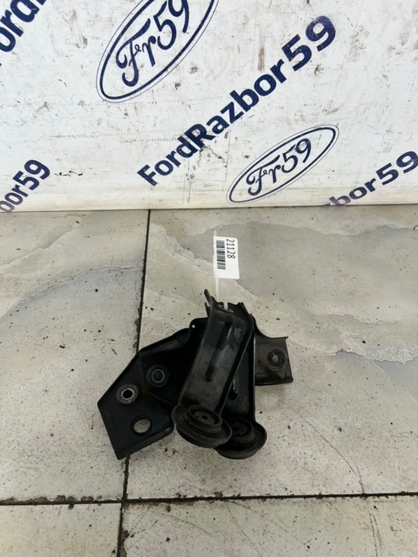 Кронштейн радиатора Toyota Avensis 2009 T270 2.2 (2ADFTV) 165050R050 контрактная