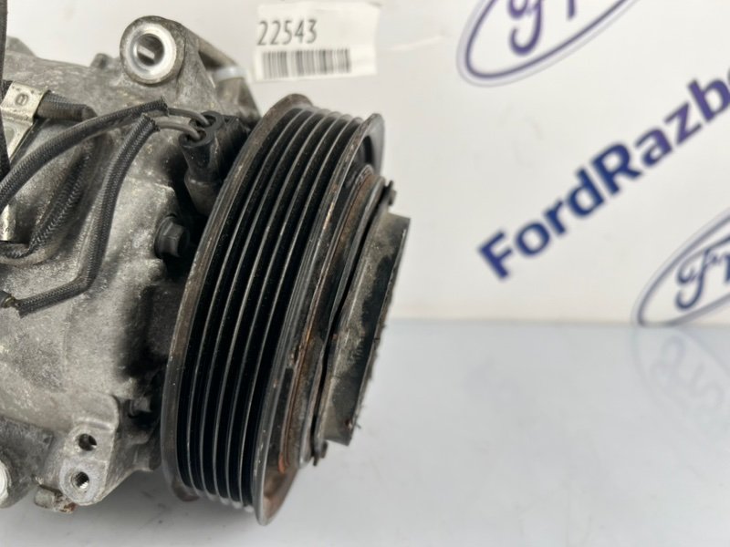 Компрессор кондиционера Acura RL KB2 3.7 (J37A2) Компрессор кондиционера Acura RL KB2 3.7 (J37A2)