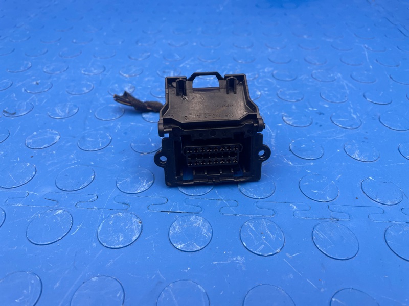 Разъем OBD S500 2009 W221 273.961