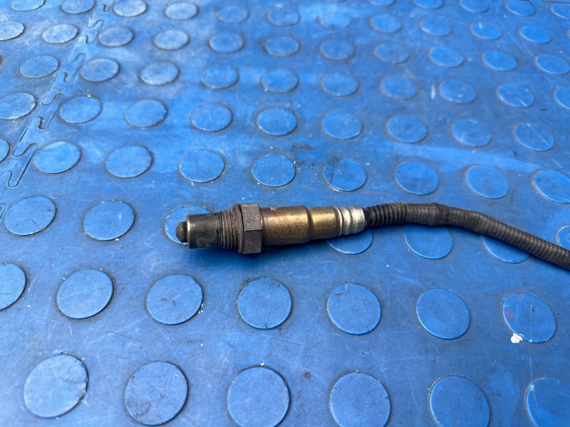 Датчик кислородный передний Mercedes-benz E 500 w207 273.966 Датчик кислородный передний Mercedes-benz E 500 w207 273.966