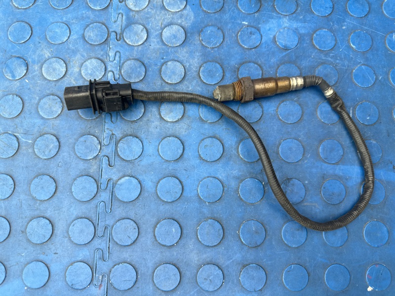 Датчик кислородный передний Mercedes-benz C300 2008 w204 272.947 A0035427018 контрактная