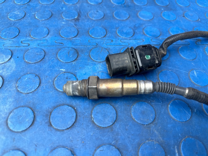 Датчик кислородный передний Mercedes-benz E300 W211 272.943