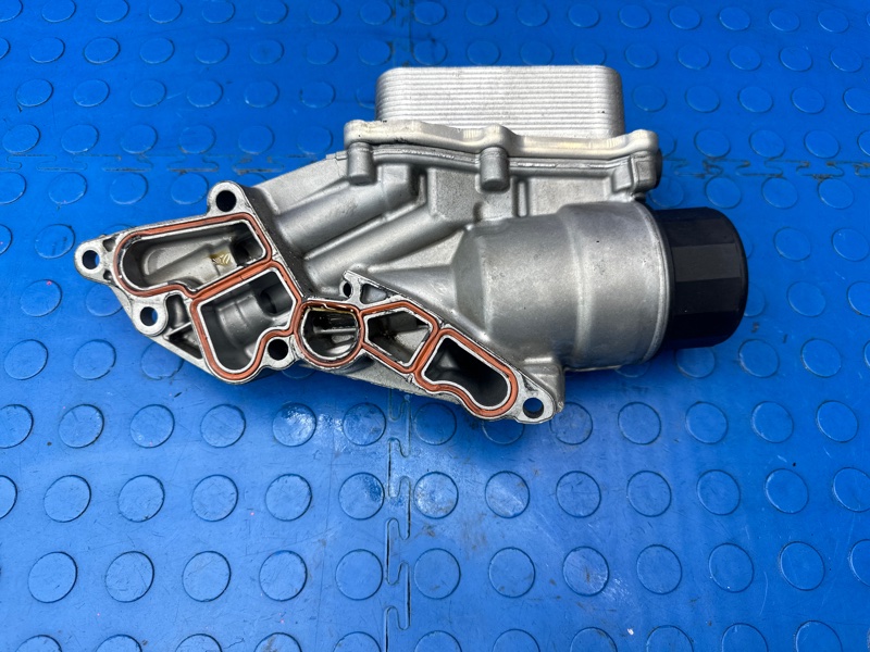 Корпус маслянного фильтра R350 2007 W251 272.967
