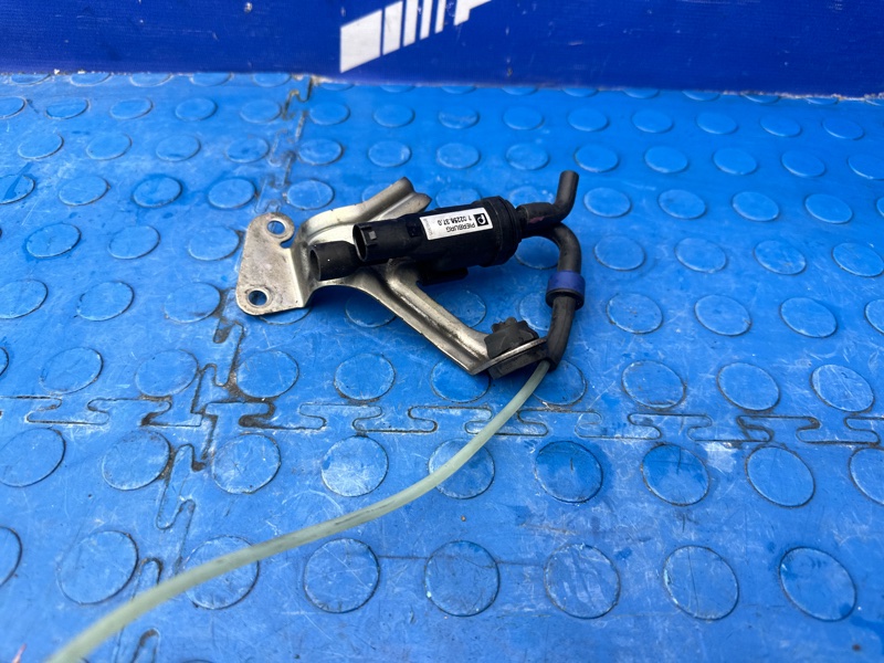 Клапан вакумный Mercedes-benz R350 W251 272.967