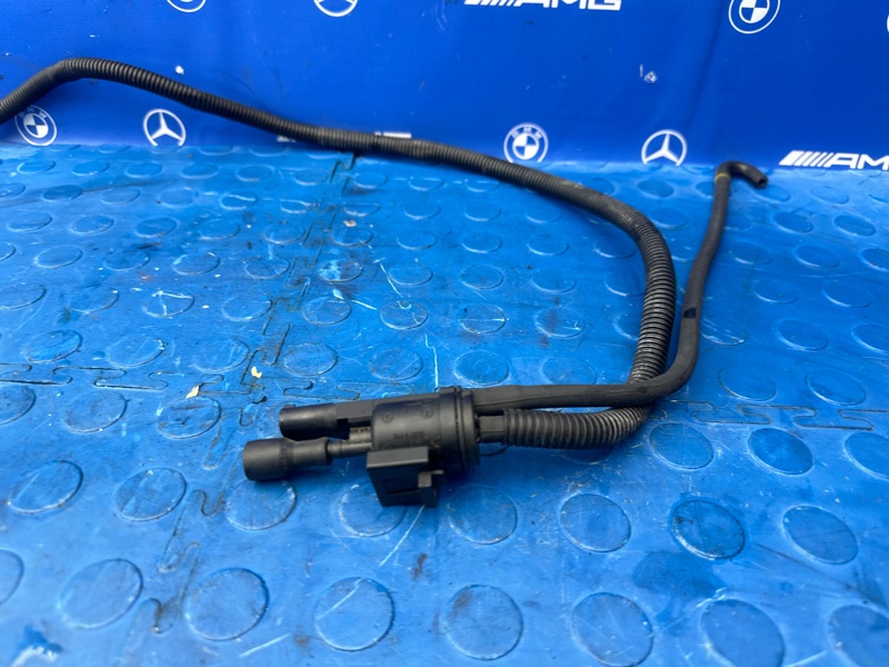 Клапан электромагнитный C 200 2012 w204 271.820