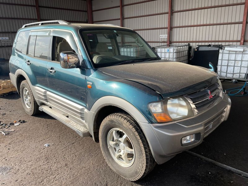 Mitsubishi Pajero 3 2000.