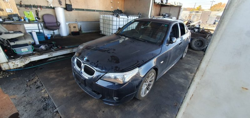 BMW 5-Series 2005.