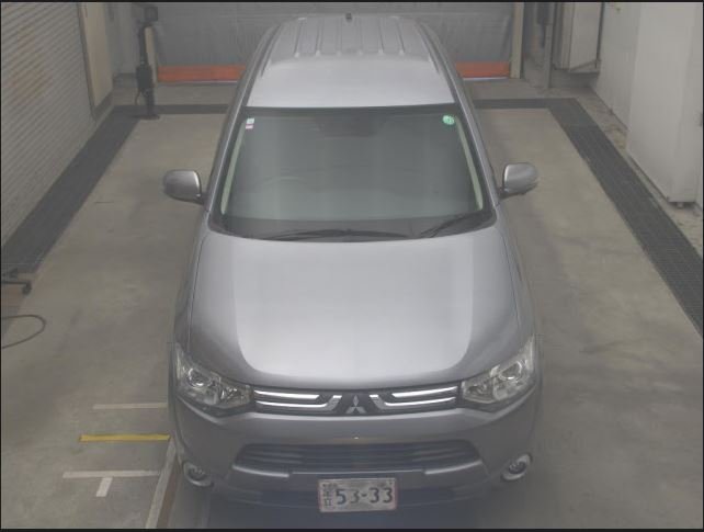 Mitsubishi Outlander 2012.