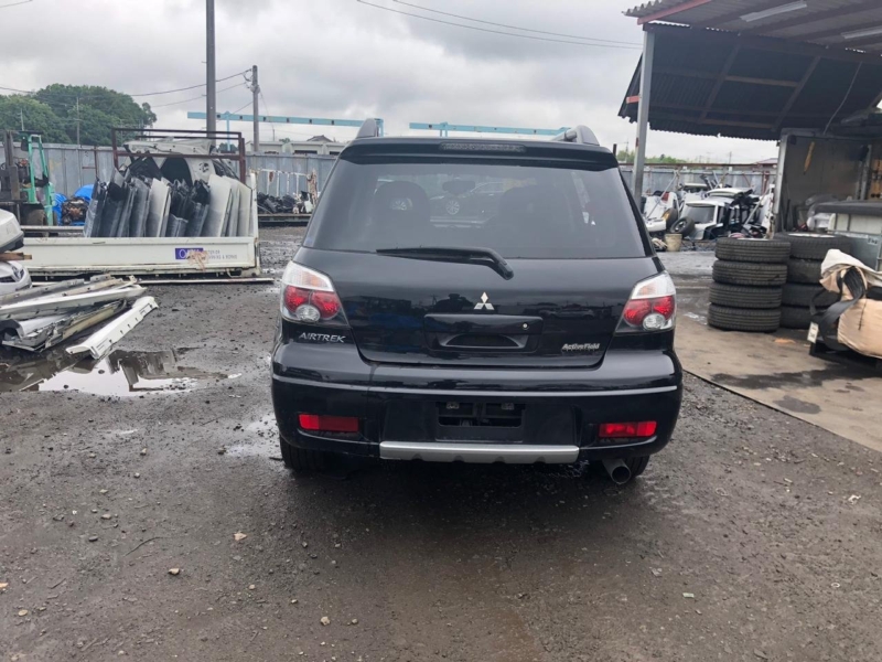 Mitsubishi Outlander 2005.