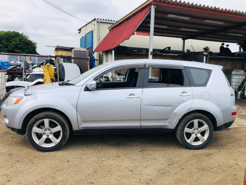 Mitsubishi Outlander 2007.