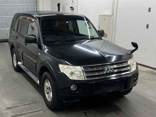 Mitsubishi Pajero 4 2010.