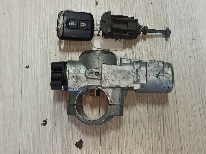 Замок зажигания Nissan Primera P12 ЛИФТБЕК QG18DE 200? (б/у)