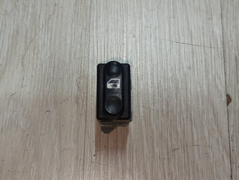 Кнопка блокировки дверей Nissan Primera P12 ЛИФТБЕК QG18DE (б/у)