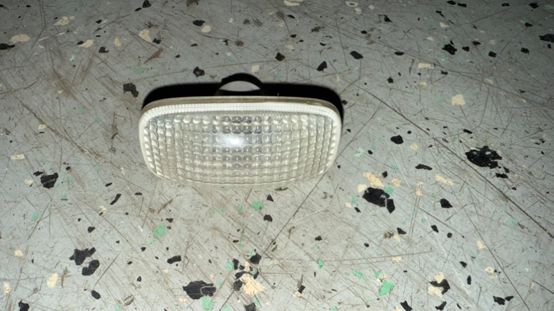Поворотник в крыле Nissan Primera P12 QG18DE 2006 (б/у)