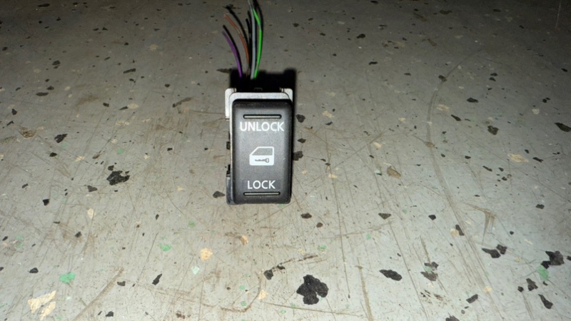 Кнопка блокировки дверей Nissan Note ХЭТЧБЕК CR14DE 2006 (б/у)