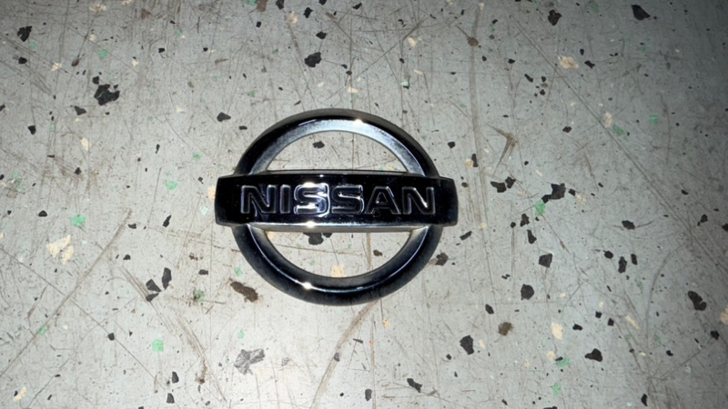 Эмблема Nissan Note ХЭТЧБЕК CR14DE 2006 задняя (б/у)
