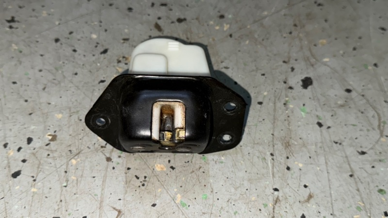 Замок багажника Nissan Note ХЭТЧБЕК CR14DE 2006 (б/у)