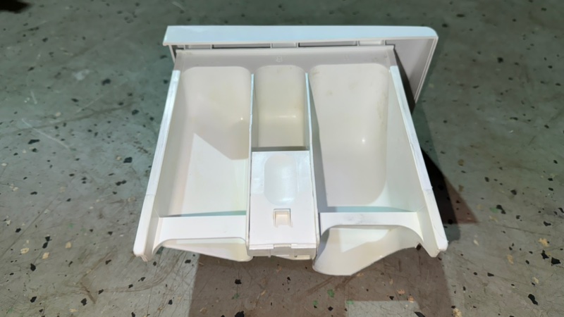 Порошкоприемник лоток стиральной машины Bosch WLF 20261 (б/у) Порошкоприемник лоток стиральной машины Bosch WLF 20261 (б/у)