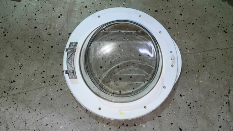 Люк (в сборе) стиральной машины Bosch WLF 20261 (б/у) Люк (в сборе) стиральной машины Bosch WLF 20261 (б/у)